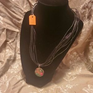 Resin flower necklace